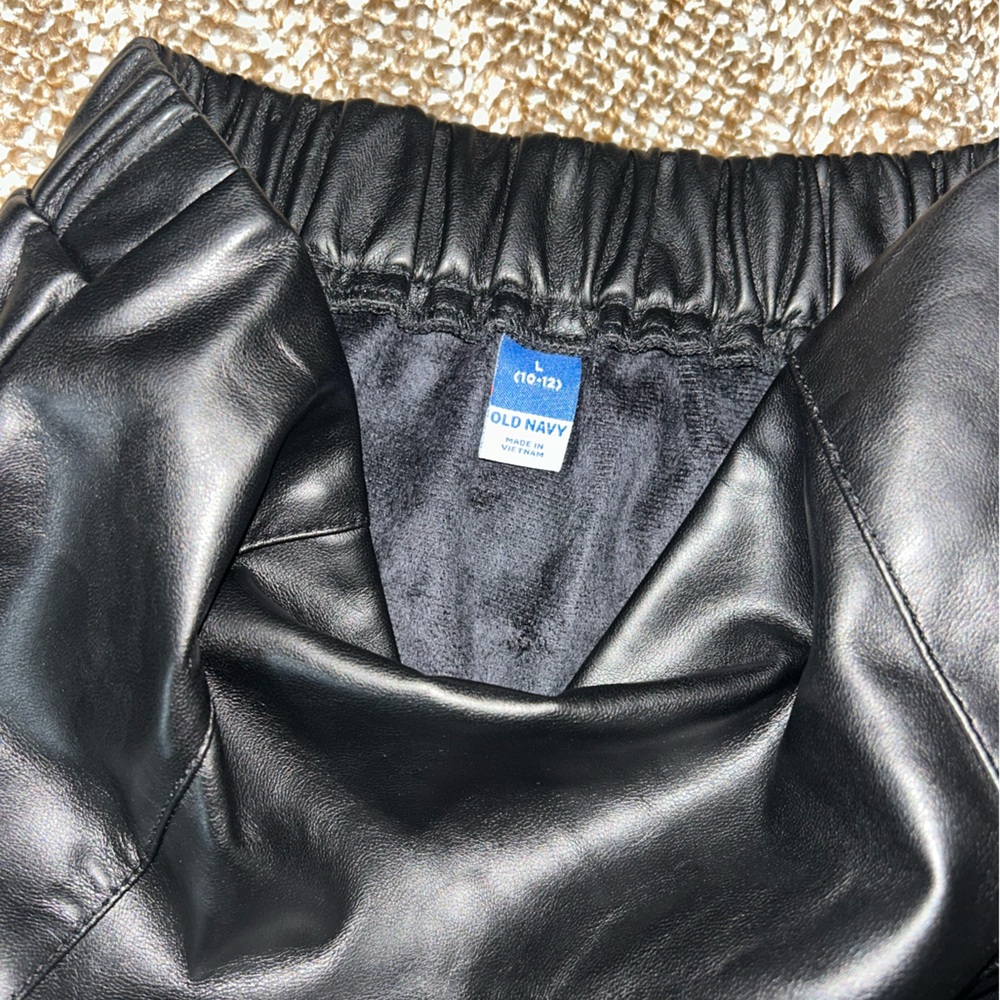 Old Navy Black Faux Leather Skirt - Picture 3 of 3